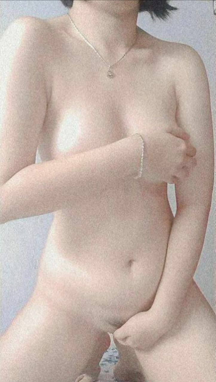 Thấy thư ký ngon, quản lý chuốc thuốc mê nện rồi quay phim lại tống tình