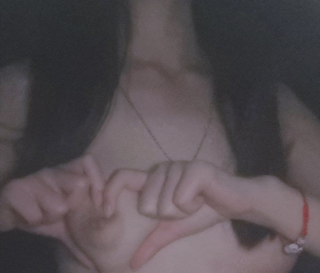 Xuất tinh lên bụng em ghệ xinh dáng nuột